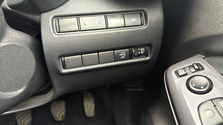 Nissan Juke 1.0 DiG-T 114 N-Connecta 5dr Petrol Hatchback